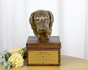 Weimaraner urn for dog's ashes, Urn with engraving and sculpture of a dog, Urn with dog statue and engraving, Custom urn for a dog