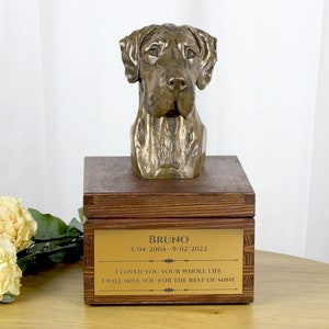 Great Dane urn for dog&#39;s ashes, Urn with engraving and sculpture of a dog, Urn with dog statue and engraving, Custom urn for a dog