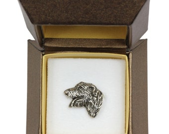 NEW, Irish Wolfhound (head), dog pin, in casket, limited edition, ArtDog