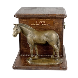 Hannoveraans paard Grote urn voor paardenas