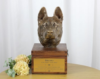 German Shepherd urn for dog's ashes, Urn with engraving and sculpture of a dog, Urn with dog statue and engraving, Custom urn for a dog