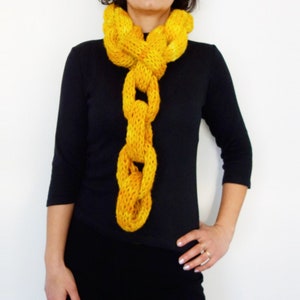 Knitting PATTERN- Jumbo Chains Scarf/Winter Super Bulky Hand Knit Cowl/ Modern Neckwear/ Cozy Neckwarmer