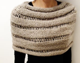 Knitting PATTERN - London Mist Capelet/ Chunky Knit Cozy Wrap/ Shoulders Cover Up