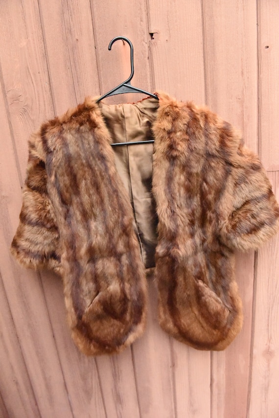 Vintage Fur Cape Shawl Unbranded Lined With Pocket