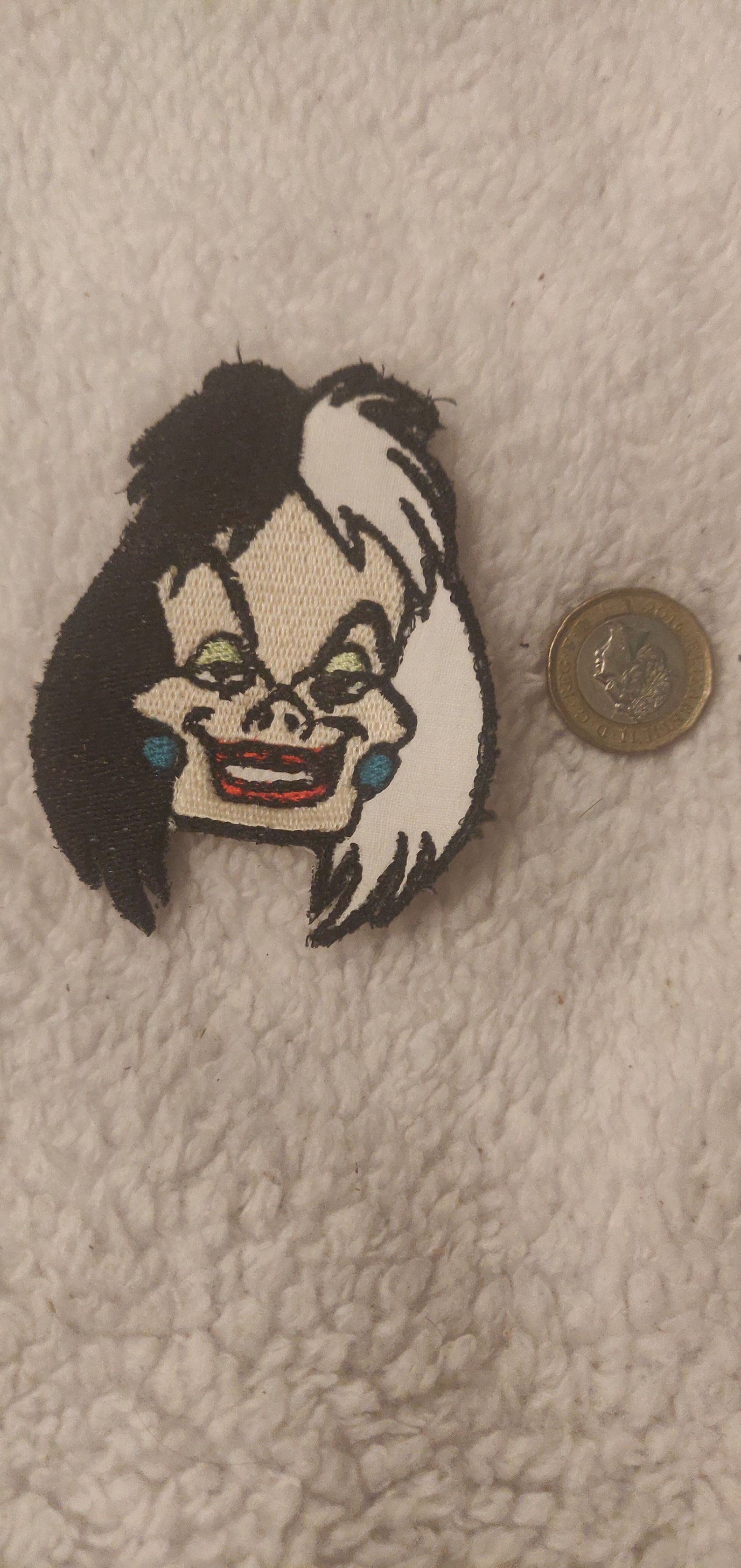 Je Ne Trouve Pas Cruella Sur Disney + Disney Cruella De vil Fer sur patch | Etsy