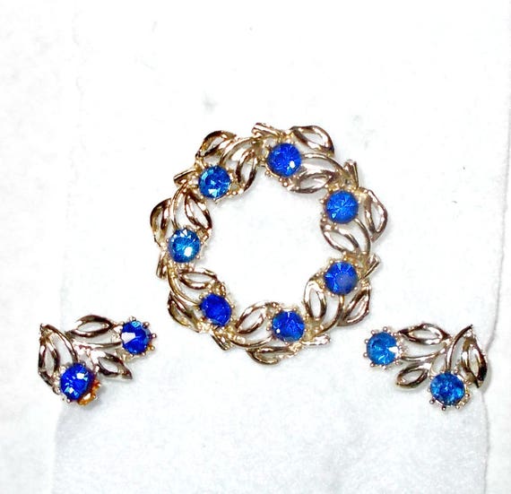 Gold Blue Wreath Brooch Set, Blue Rhinestones Cli… - image 3
