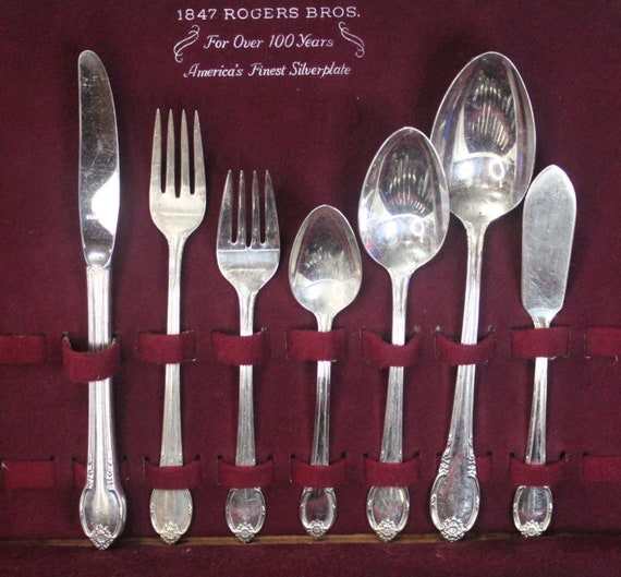 Remembrance Silver Plated Silverware With Chest,8 Piece
