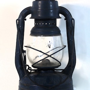 Dietz Little Wizard Kerosene Lantern,Little Wizard Lantern,Dietz Lantern,Dietz Lantern Marked NY USA,Kerosene Lantern,Farmhouse Oil Lantern