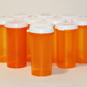 Lot of 18 Empty Plastic RX Pill Prescription Medicine Bottles For Crafts  Storage