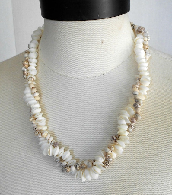 Vintage Shell Necklace and Clip Earring,Old Shell 