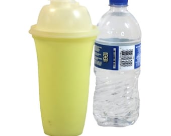 Tupperware Yellow Shaker,Tupperware,3 pc. Shaker For Sauces & Gravy,Yellow Tumbler Shaker Cup Tupperware 844,Tupperware Quick Shaker Cup