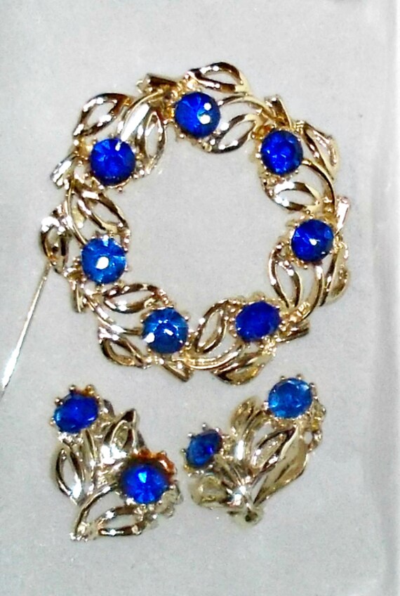 Gold Blue Wreath Brooch Set, Blue Rhinestones Cli… - image 2