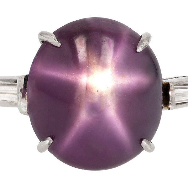 Art Deco Vintage 7.59 Carat Purple Star Sapphire Cocktail Ring