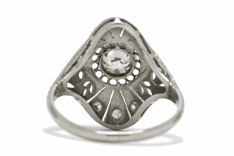 Anillo de compromiso antiguo Art Déco de platino con filigrana y diamantes imagen 5