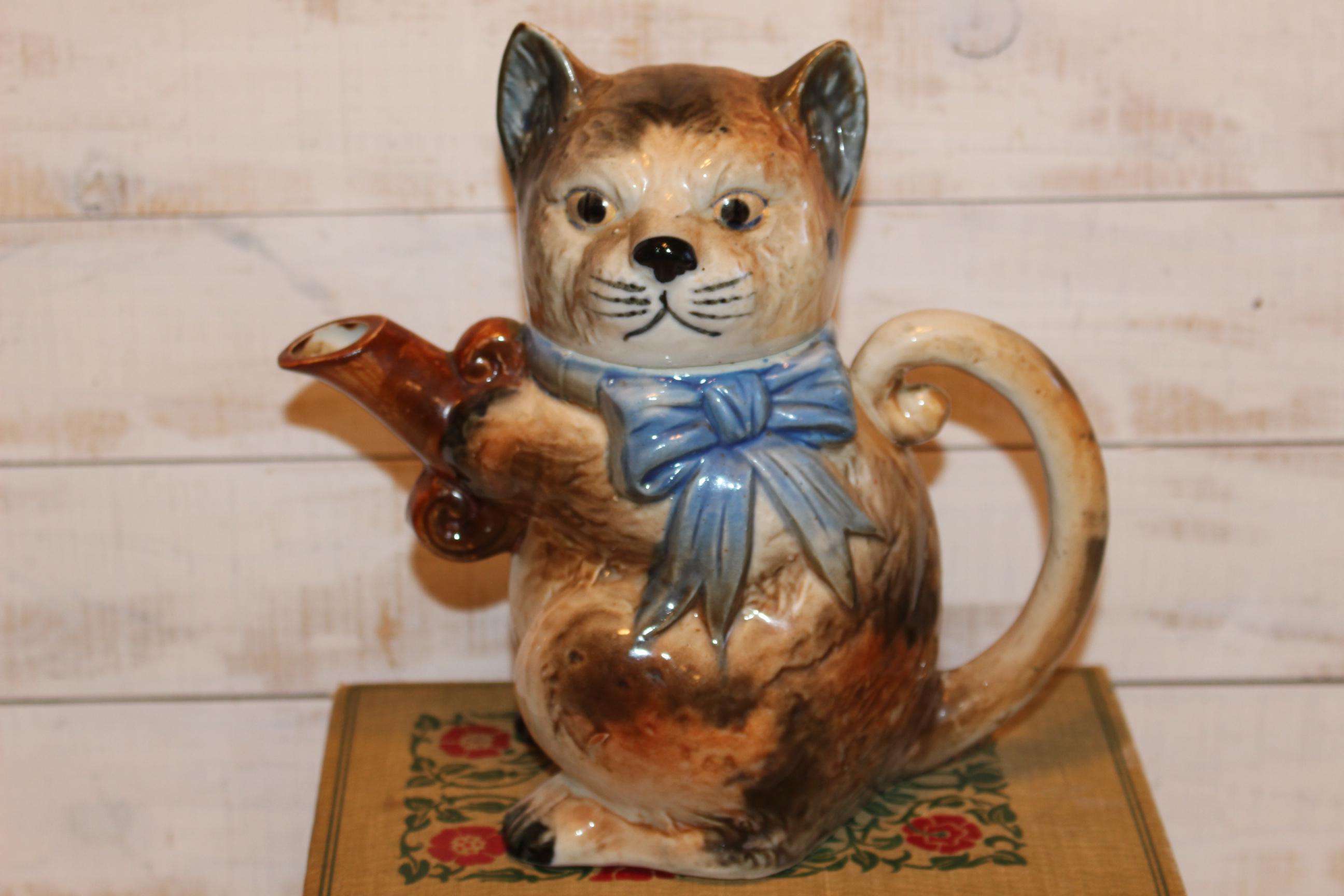vintage cat ティーポット 猫 enesco 置物 陶器 Vintage Cat Teapot / ネコ型ティーポット(brown tie