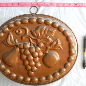 Copper Mold.  Vintage Pre 1970 European  copper mold.  Oval shape, fruit theme. Tin lined.    13.5&quot;L x 11&quot;W x 3&quot;D.