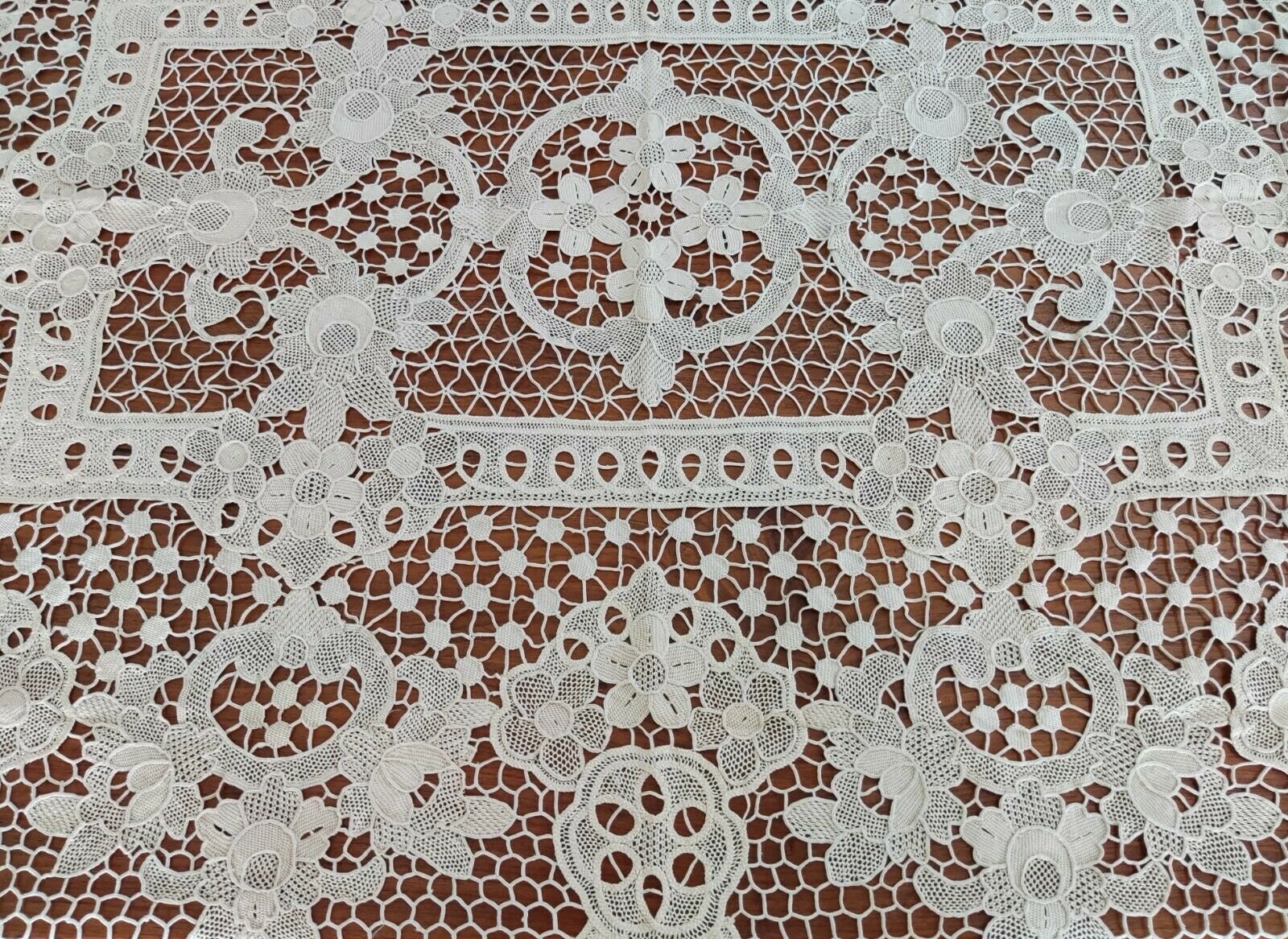Venice Italy Style Needle Lace Vintage Tablecloth Natural Tone