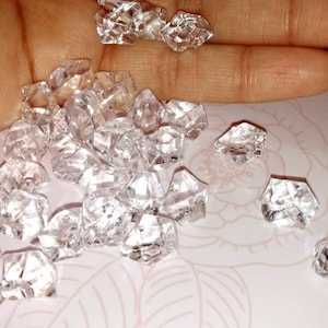 Pequeños cubitos de hielo falsos / artesanía de resina / casa de muñecas hielo falso / resina de bebida de hielo Starbucks / cubitos de hielo falsos / 25g