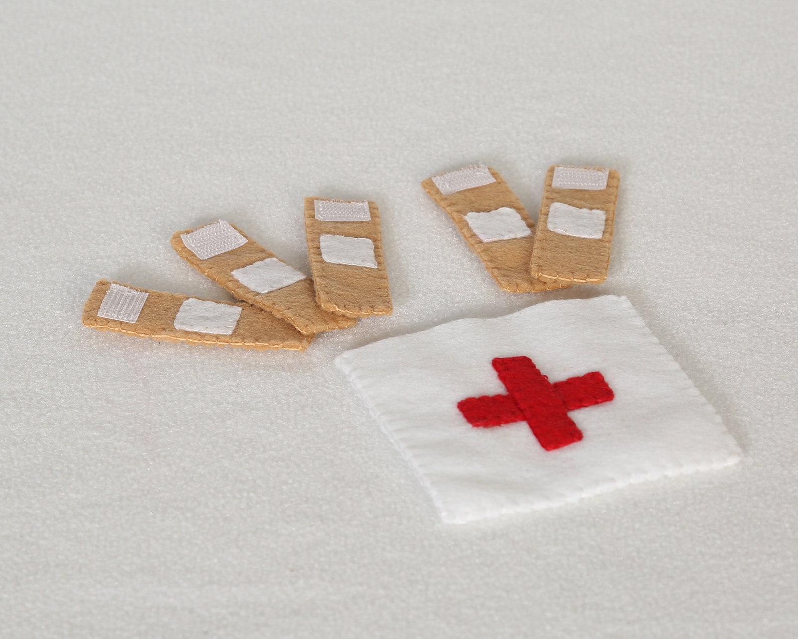 Felt Toy Bandaid / Felt Doctor Kit / Toy Bandage Set / Toy Etsy