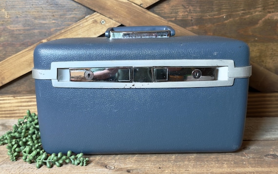 Vintage  Samsonite Train Case / Blue Train Casef / luggage