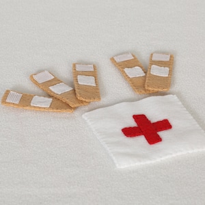 Felt Toy Bandaid / Felt Doctor Kit / Toy Bandage Set / Toy First Aid Kit / Pretend Play Bandaid Set / Imagination Toys / Montessori Toys