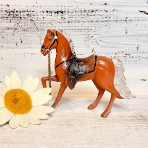 Vintage Cast Pot Metal Palomino Horse Figurine / 1950s Japan / Carnival Prize