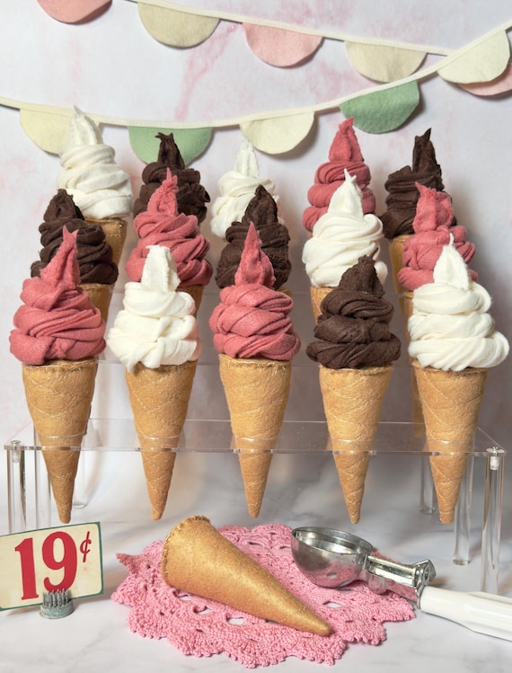 Felt Ice Cream Cone / Soft Serve Pretend Play / Photo Prop / Party Gifts