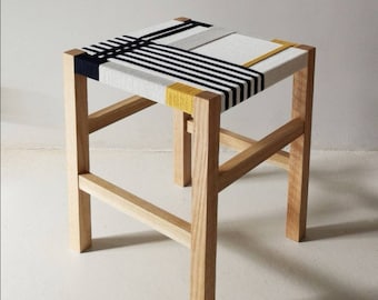 Tabouret Marinel. Fait à la main avec du bois et de la corde en coton. Design textile, avec assise à cordes.