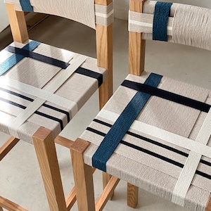 Tabourets hauts avec dossier. Modèle LAU