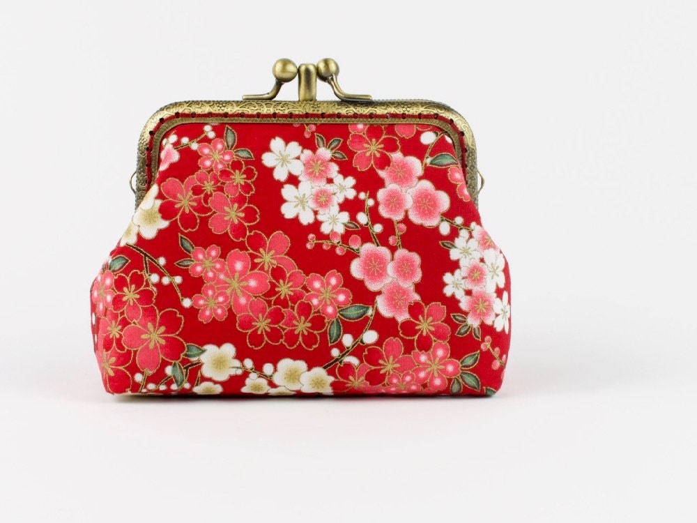 INDENYA Kiss Lock Coin Purse 1104 with a Chrysanthemum Grid Pattern, White  on Red Japan's Best to You