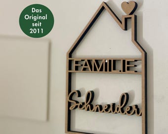 House with family name in natural wood - 3D wooden lettering