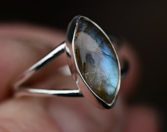 Bague labradorite sterling en taille 6 US faite à la main avec de l'argent sterling 925, bague céleste