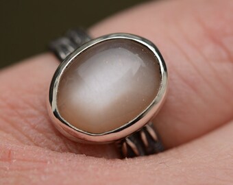 Peach moonstone ring in size 7 US handcrafted with sterling silver 925, unique jewelry