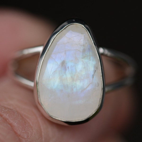 Faceted moonstone ring in size 10 US handmade with Sterling Silver 925, unique jewelry
