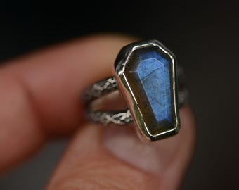 Natuurlijke labradoriet ring met kistvorm in maat 5,5 US handgemaakt met massief sterling zilver 925, ongewone ring gemaakt door zilversmid