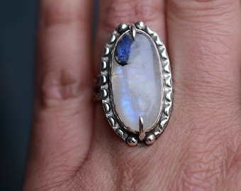 Big Moonstonie ring in size 8 US handcrafted with sterling silver and a double textured ringband, unique jewelry