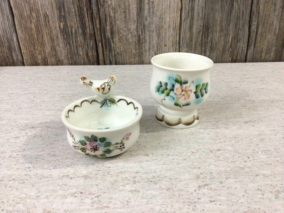 2 small hand painted ceramic bowls - image 1
