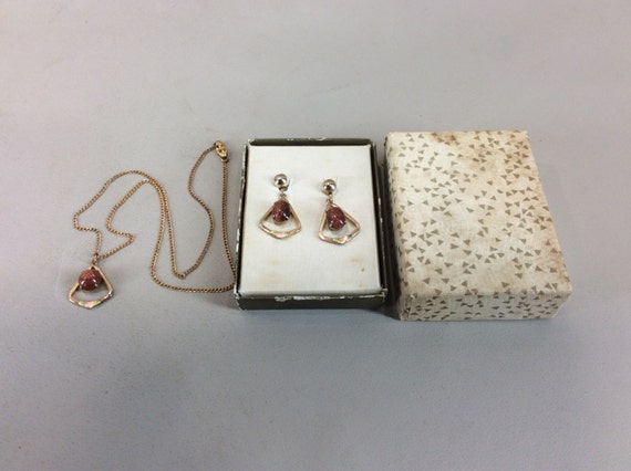 Vintage screw on earrings and necklace set with g… - image 1