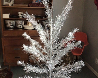 6 ft The Sparkler Pom Pom Aluminum Christmas Tree