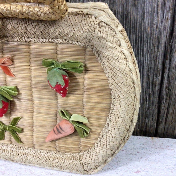 Fun retro straw purse with strawberries and carro… - image 3