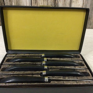 Set of six mid century Westbend steak knives