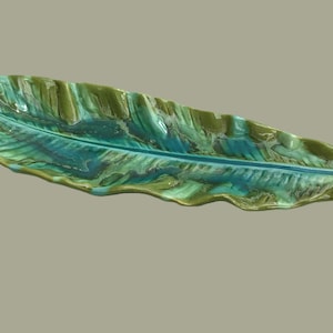Mid century 16 inch narrow leaf tray