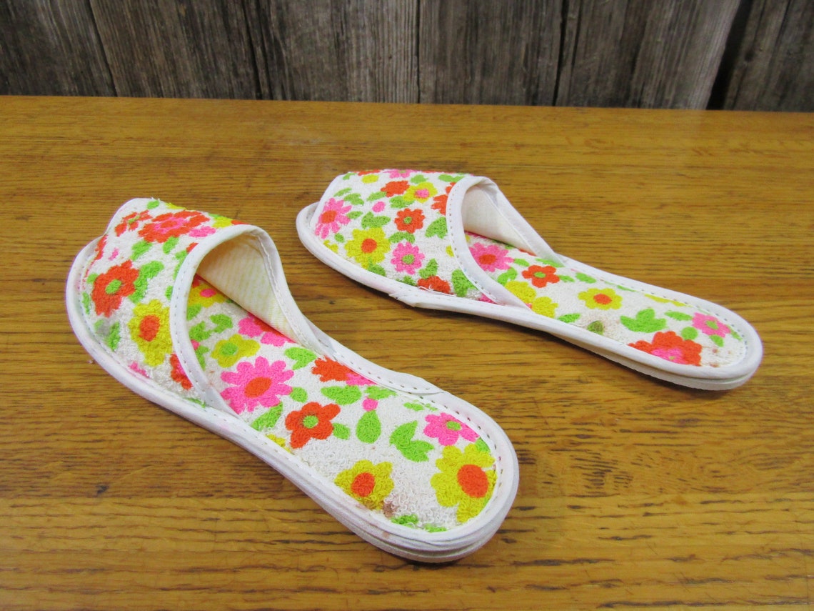 2 pairs retro flowered terry cloth slippers Size Small 4-5 | Etsy