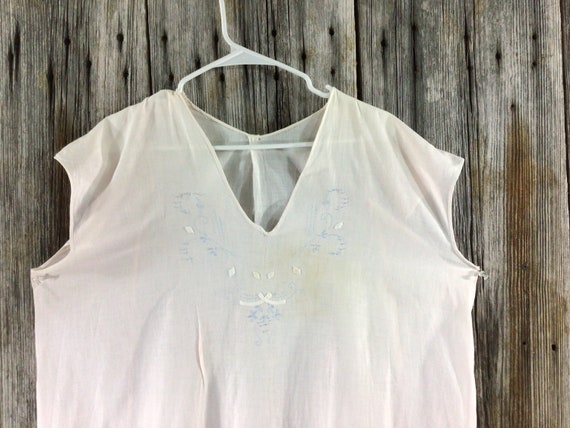 Vintage hand made embroidered cotton nightgown - image 4