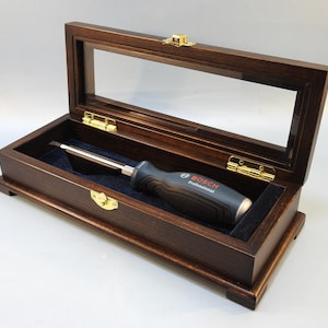 screwdriver ,A special gift that will surprise your loved ones in its wooden box,Please contact us for personalized name.