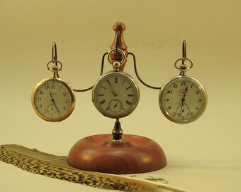 Supporto Per Orologio Da Tasca In Ottone Bicolore – Design Elegante Senza Tempo, Misure 9.7x13.6x2.5 Cm – Ideale Per Esporre Orologi Dorati E Argentati