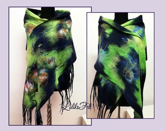 Écharpe en laine mérinos feutrée à deux côtés BLEU FONCÉ VERT Fleurs Châle Wrap Cape Party Automne Hiver Printemps Boho Art, Wearable Art, Art to Wear