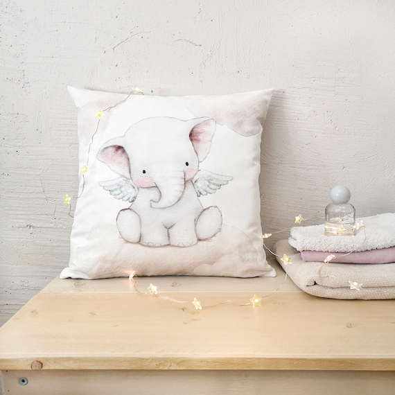 Funda de Cojín, ELEFANTE con ALAS, Cojín decorativo para bebés y niños, Funda de almohada de Aida Zamora