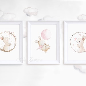 Set di TRE stampe per bambini per ragazze Stampe "BUNNIES" per neonati. Dipinti di conigli per bambini. Lenzuola in rosa.