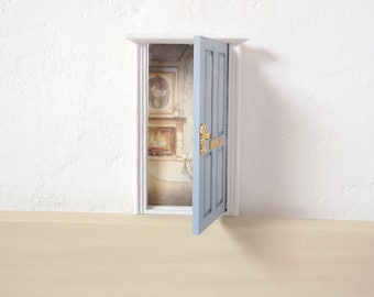 Hand Painted Wooden Door, MOUSE HOUSE, Dollhouse Door, Pérez Mouse Door, Tooth Fairy Door, Door with interior, Mouse door, Fairy door.